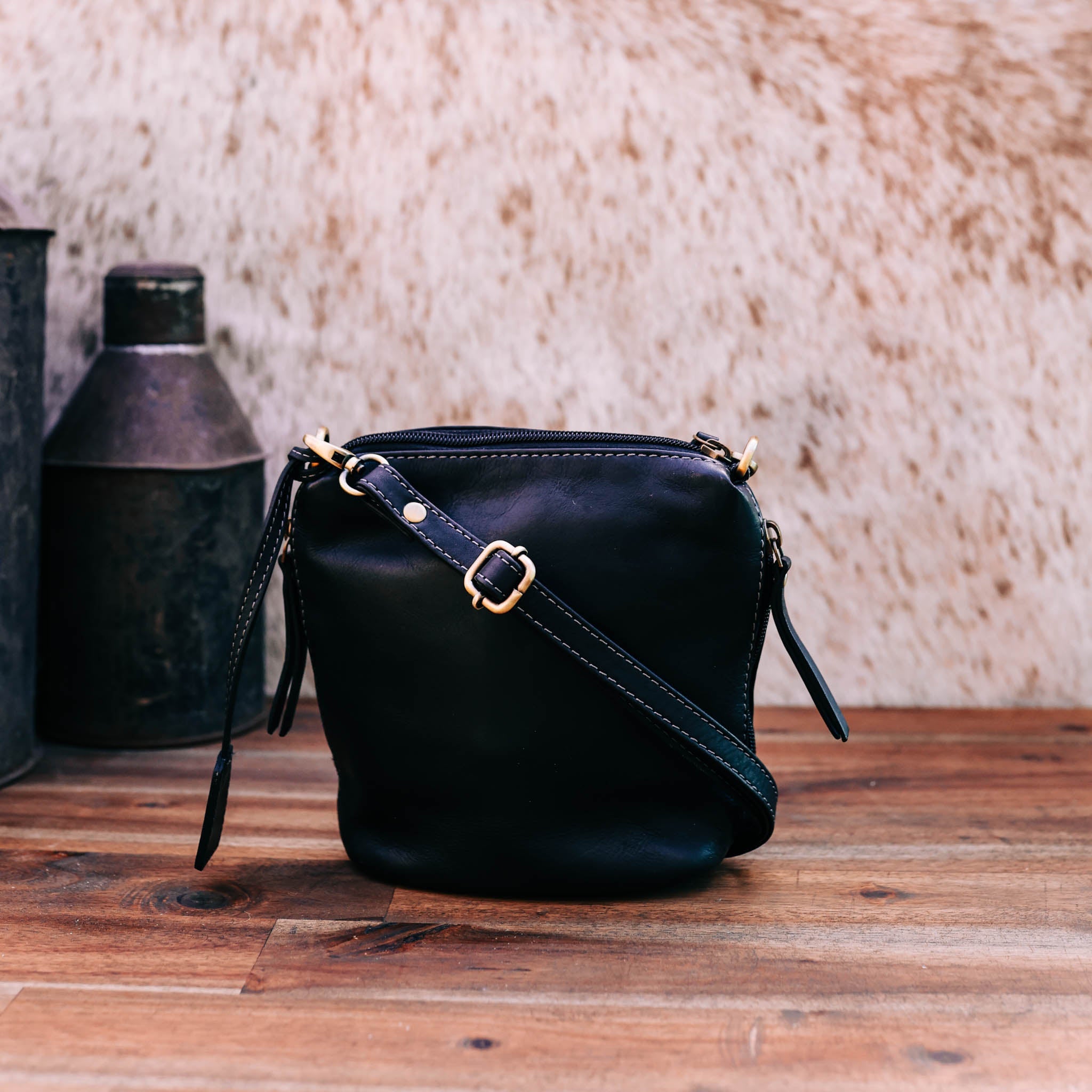 Lake Leather - Robbins - Small Crossbody Leather Bag