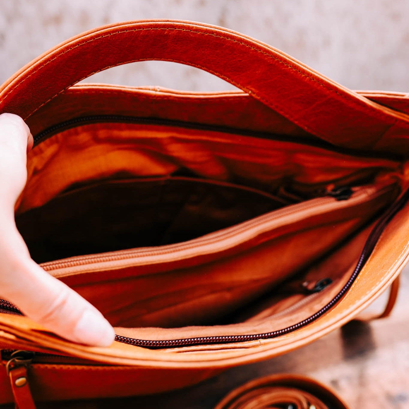 Lake Leather - Kingston - Women's Stylish Leather Handbag