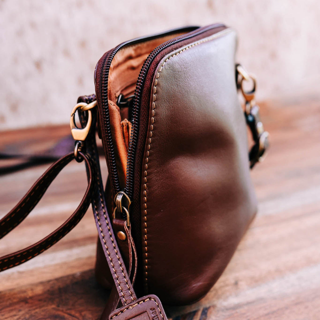 Lake Leather - Pilinger - Small Classic Italian Design Leather Bag