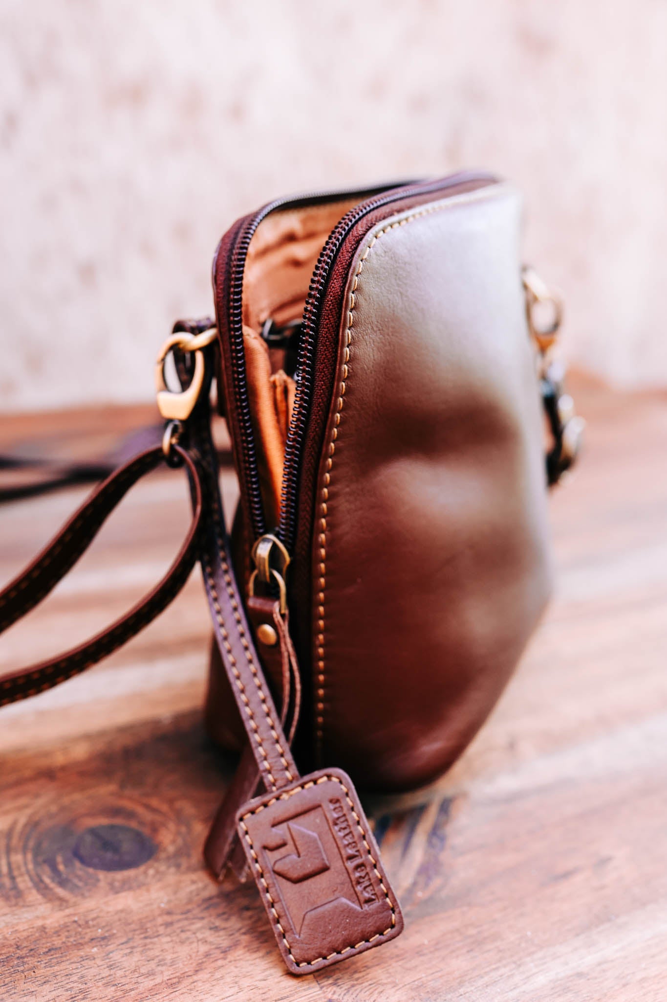 Lake Leather - Pilinger - Small Classic Italian Design Leather Bag
