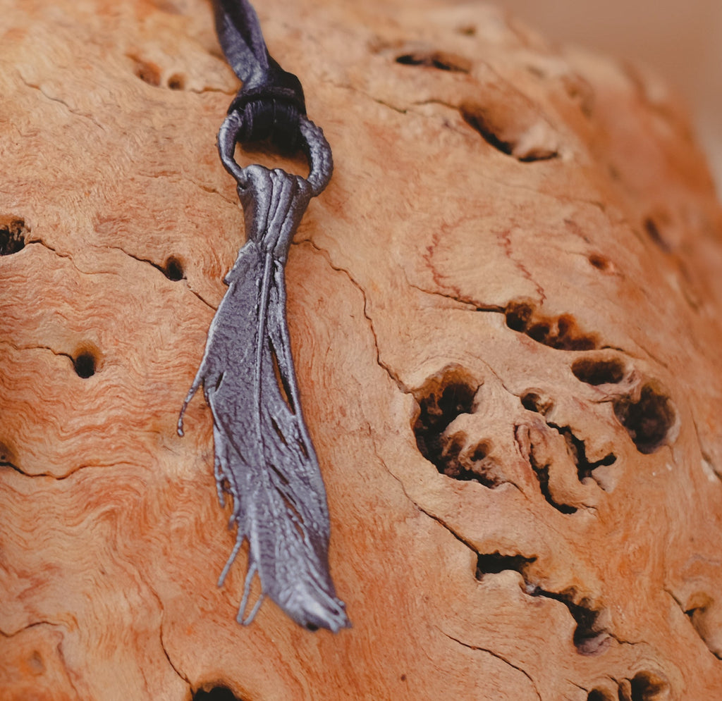 Studio Koak - Feather - Women's Metallised Feather Necklace