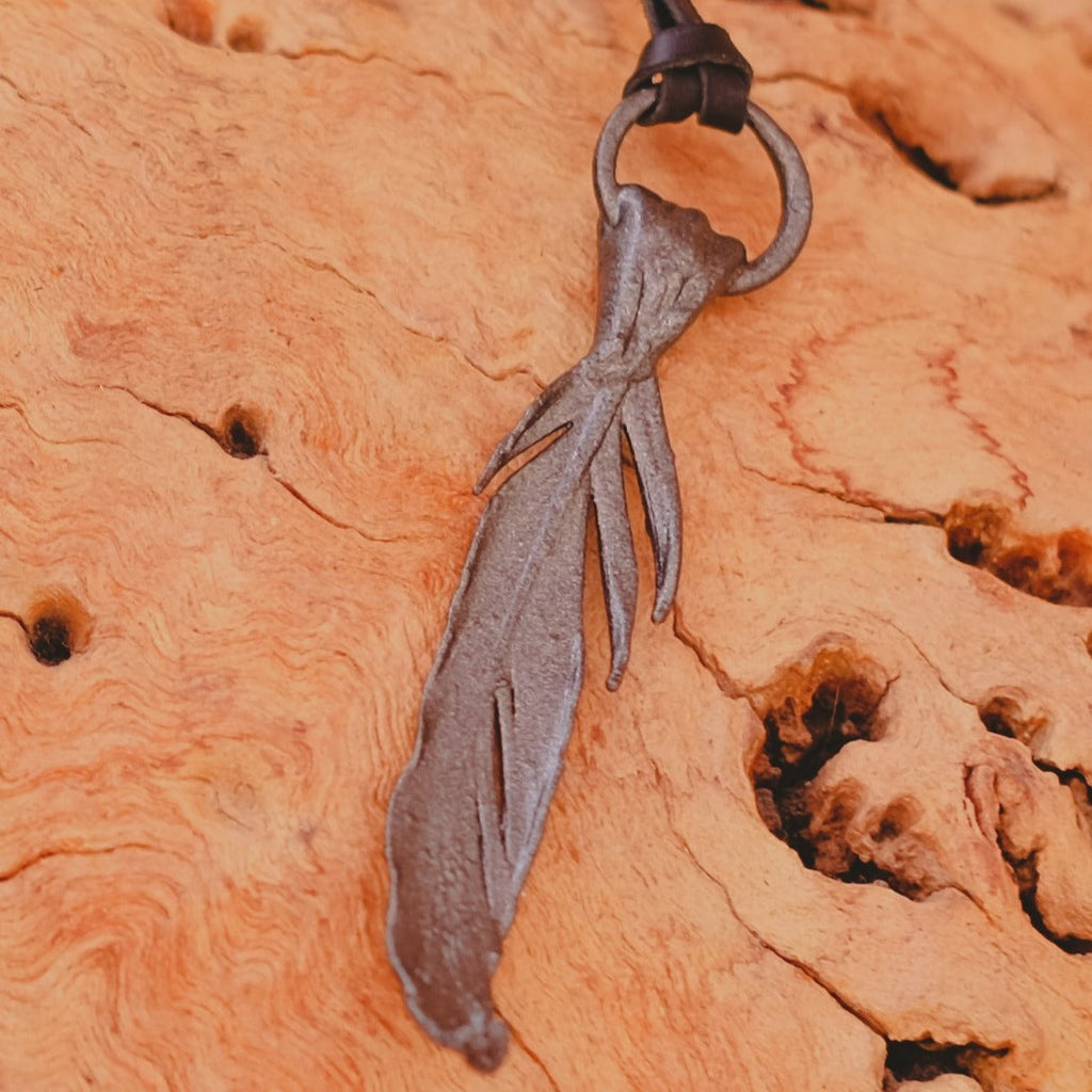 Studio Koak - Feather - Women's Metallised Feather Necklace