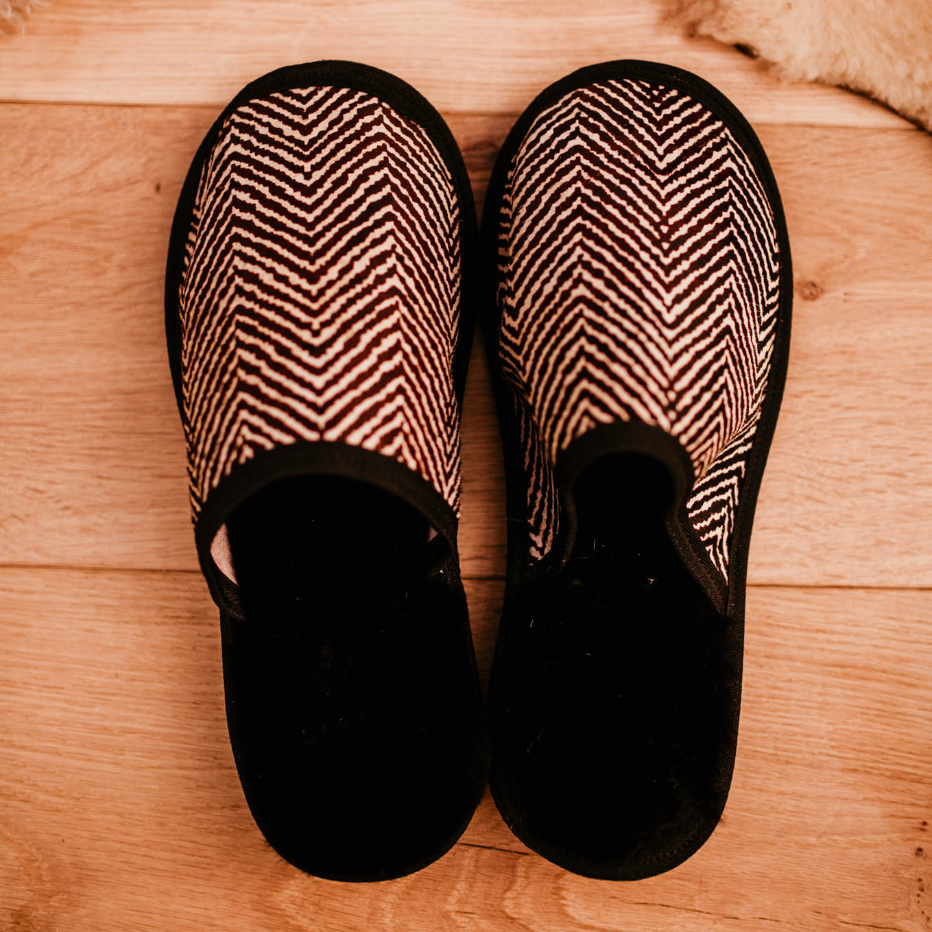 Tas Slipper Co - Macquarie - Unisex Cowhide Scuff