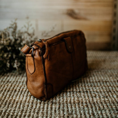 Lake Leather - Blessington - Women's Rustic Leather Crossbody Bag