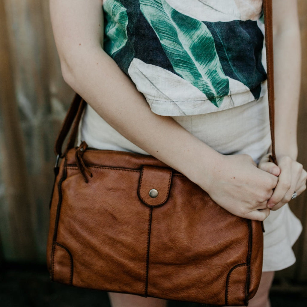 Lake Leather - Blessington - Women's Rustic Leather Crossbody Bag