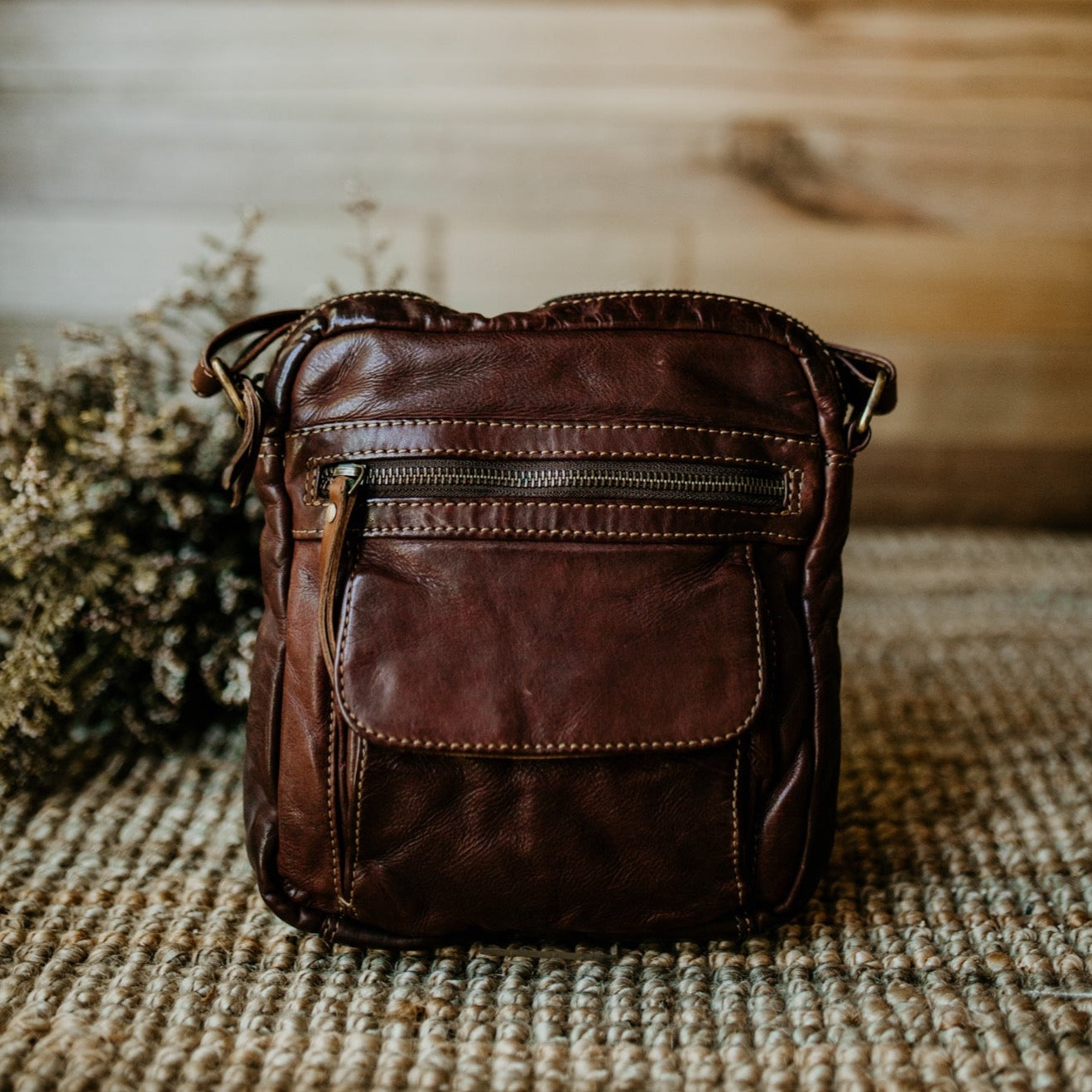 Lake Leather - Dunally - Unisex Leather Crossbody Bag