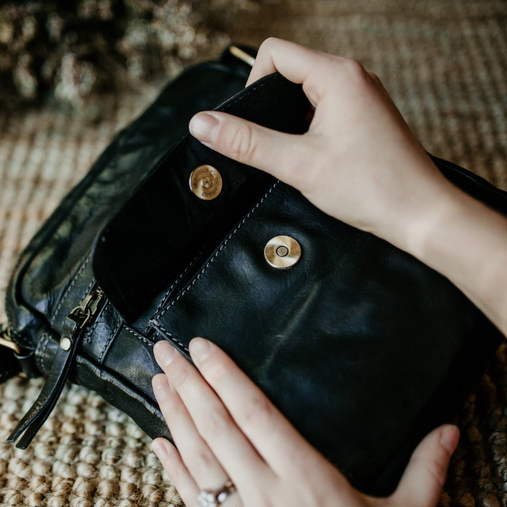 Lake Leather - Dunally - Unisex Leather Crossbody Bag